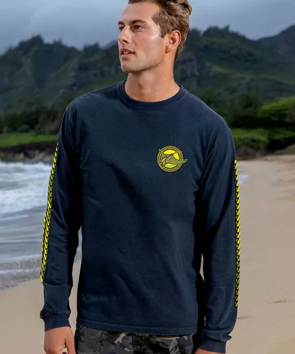 T-Shirts>Crazy Shirts Tribal Manta Circle - Navy Long Sleeve Crewneck T-Shirt