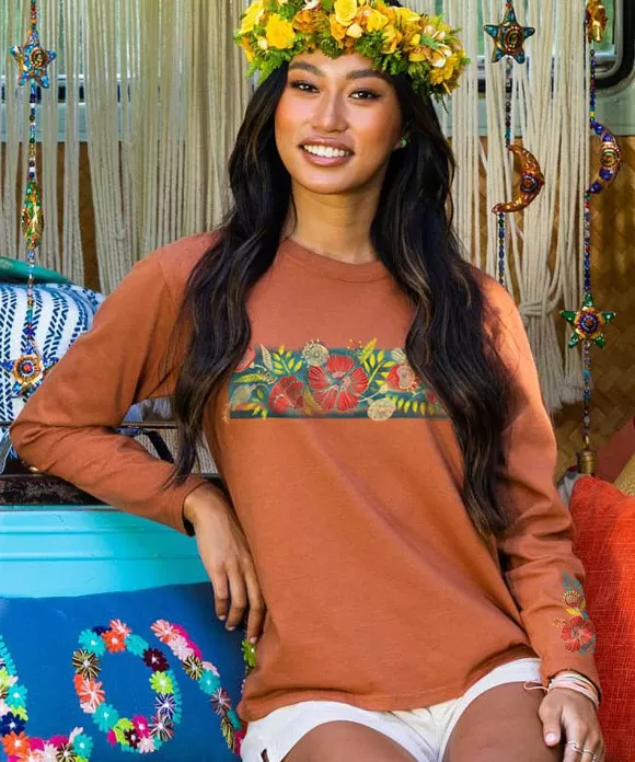 T-Shirts>Crazy Shirts Wallflower - Cinnamon Dyed Long Sleeve Crewneck T-Shirt
